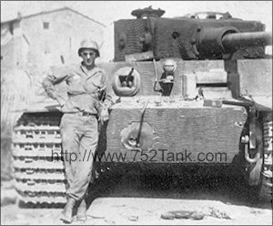 Tiger221TankerFacingURL.jpg 셔먼과 티거의 희귀한 1대1 전차전 썰